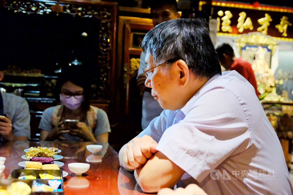 對於高雄市長韓國瑜建議收回日前說前立法院長王金平是狐狸一事,台北市長柯文哲(前)18日表示,當事人都沒有說話了,非當事人這麼激動。同時也指出,狐狸是聰明的動物。中央社記者吳睿騏桃園攝 108年8月18日