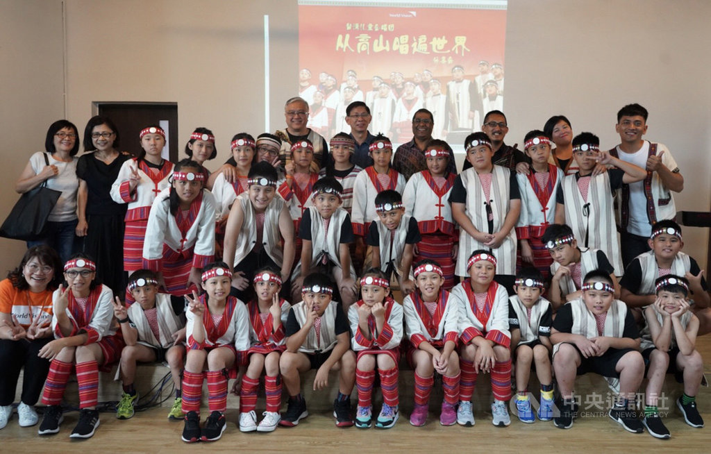 台灣兒童合唱團錦屏團隊18日下午到吉隆坡演出,團員大多來自台灣新竹縣的泰雅族部落。中央社實習記者張廖永臻吉隆坡攝 108年8月18日