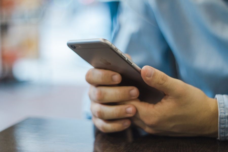 2020年新3款iPhone可望均支援5G,蘋果收購英特爾數據機事業,加速蘋果自製5G基頻晶片,最快2022年有結果。(示意圖/圖取自Pixabay圖庫)