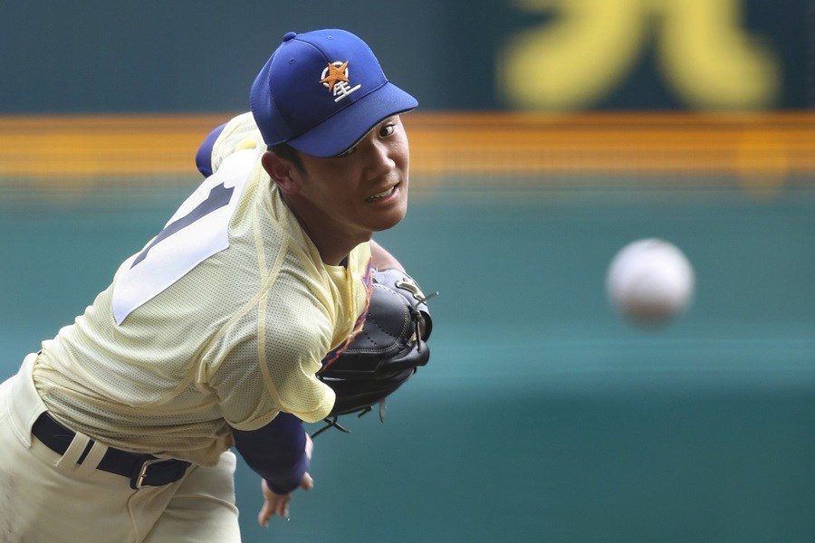 石川縣星稜高校強投奧川恭伸20日完全壓制對手打線火力,主投7局繳出10K、無保送,且僅被擊出2支安打。(共同社提供)