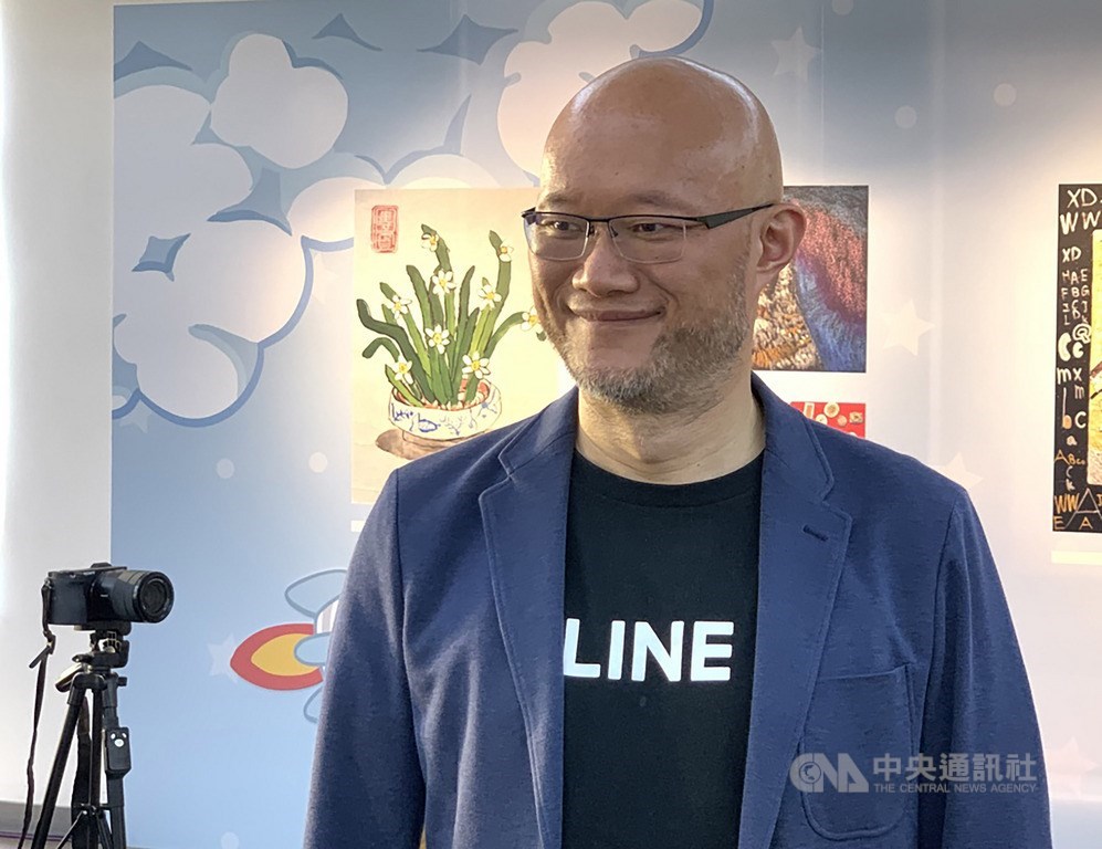 今年邁入5週年的LINE原創市集持續擴大社會參與,20日舉辦記者會宣布與兒童福利聯盟合作的公益貼圖正式上架,LINE台灣董事總經理陳立人(圖)親自出席力挺。中央社記者吳家豪攝 108年8月20日