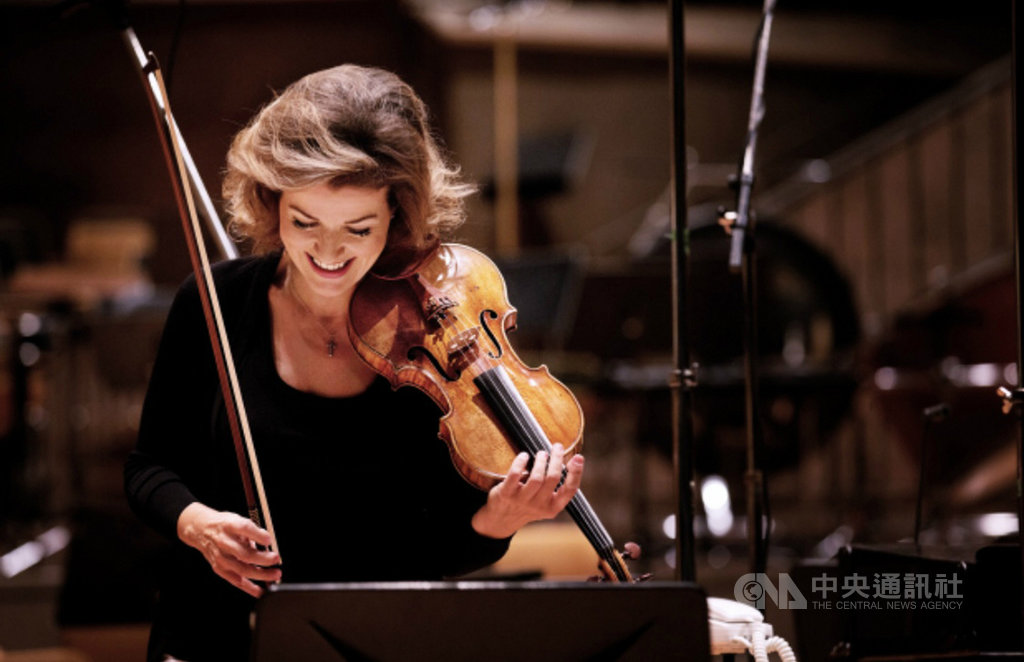德國知名小提琴家安-蘇菲.慕特(Anne Sophie-Mutter)將於年底訪台,她將首度在高雄衛武營國家藝術文化中心演出,成為該場館開幕以來,首位舉行音樂會的國際小提琴家。(牛耳藝術提供)中央社記者趙靜瑜傳真 108年8月21日