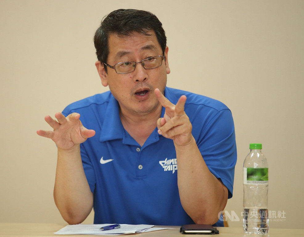 中華民國籃球協會21日在體育署召開SBL球團會議,會後籃協秘書長李一中(圖)向媒體說明會中決議事項。中央社記者張新偉攝 108年8月21日