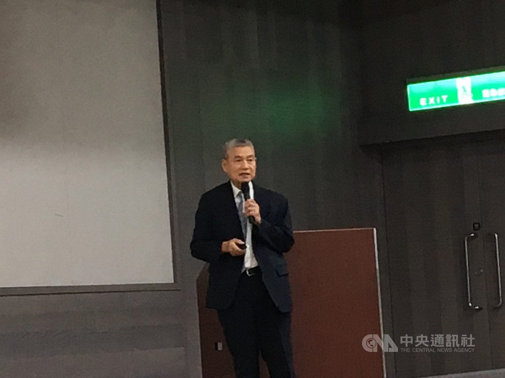 同欣電22日下午舉行法說會,總經理兼執行長呂紹萍預期,今年下半年可望逐季成長,第4季有新品挹注,國巨入主經營團隊未變動,目前沒有與國巨合併的規劃。中央社記者鍾榮峰攝 108年8月22日