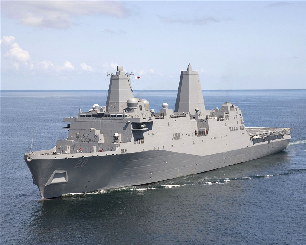 美國海軍聖安東尼奧級兩棲船塢登陸艦23日通過台灣海峽,這是美軍軍艦今年來第7度通過。(圖取自維基共享資源網頁,版權屬公有領域)