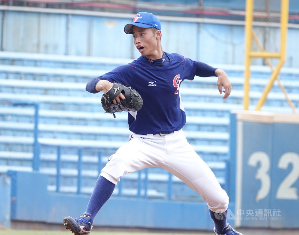 U18世界盃青棒賽中華培訓隊投手林昱珉(圖),集訓前期遇到小低潮,但看齊穀保家商學長王彥程,「克服、不願輕易放棄」,找回投球慣性,狀況也漸回高峰,林昱珉表示,若有機會在U18世界盃青棒賽亮相,最想對上日本隊。中央社記者謝靜雯攝 108年8月23日