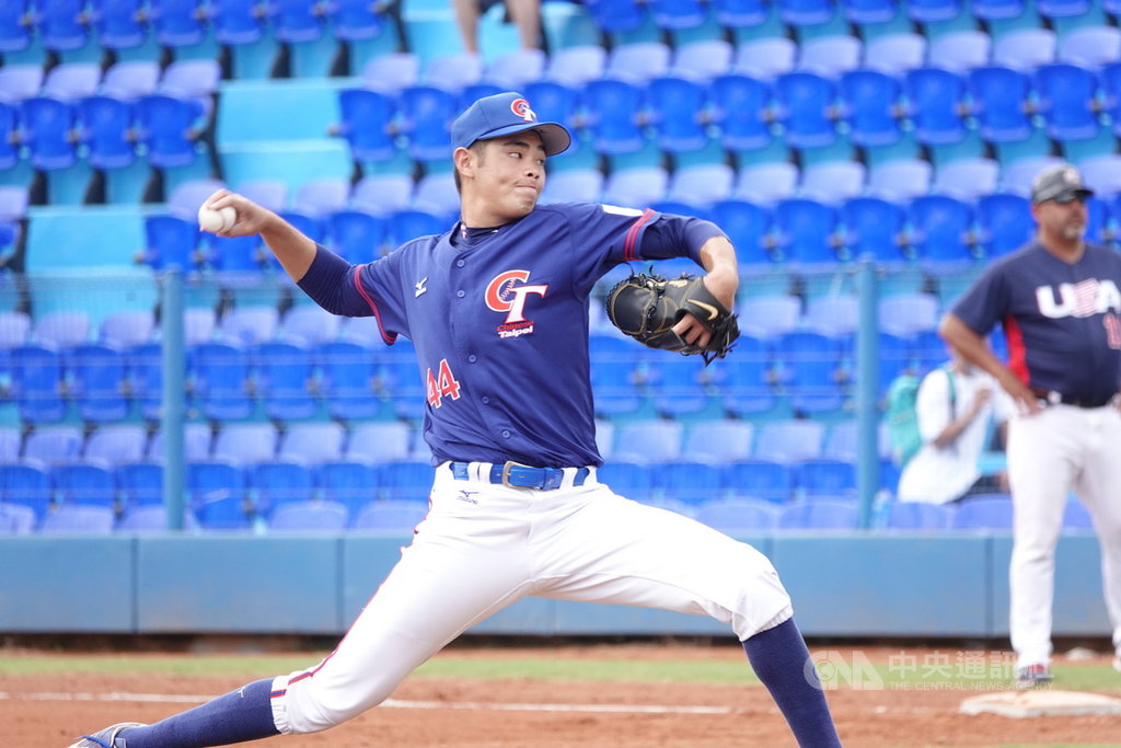 U18世界盃青棒賽中華培訓隊25日與美國代表隊進行交流賽第2戰,中華隊以3比6吞下交流賽2連敗,先發投手陳柏毓(圖)投2局失3分,但球速發揮、調整狀況佳,飆出生涯最速150公里。中央社記者謝靜雯台中攝 108年8月25日