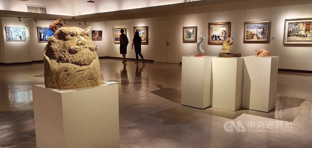 台中市當代藝術家聯展開幕活動25日舉辦,今年共展出307件作品,即日起展出至9月10日,歡迎民眾踴躍前往參觀。(大墩文化中心提供)中央社記者蘇木春傳真 108年8月25日