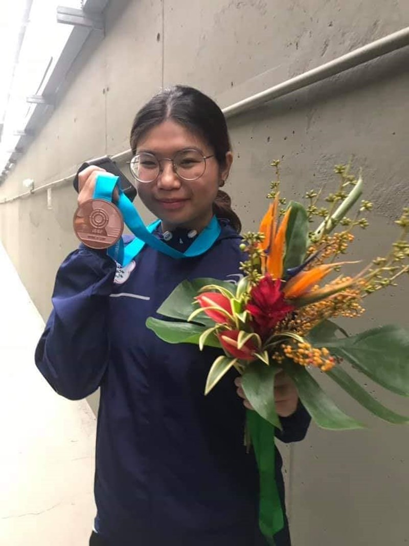 台灣射擊女將林穎欣29日在世界盃射擊賽巴西里約站女子10公尺空氣步槍項目,以229.9分摘下銅牌,收下2020東京奧運門票。(圖取自facebook.com/noc.tpe)