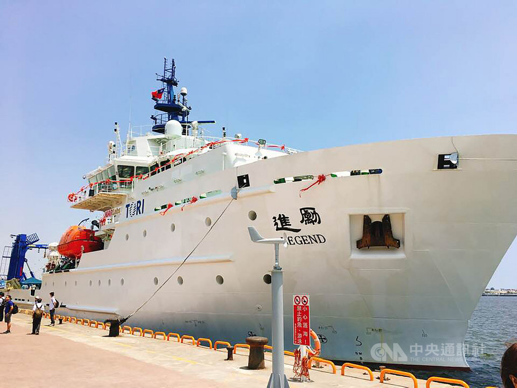 海研船勵進號搭載了3000公尺工作級水下遙控無人載具(ROV)與「震測系統」。中央社記者吳柏緯攝 108年9月1日