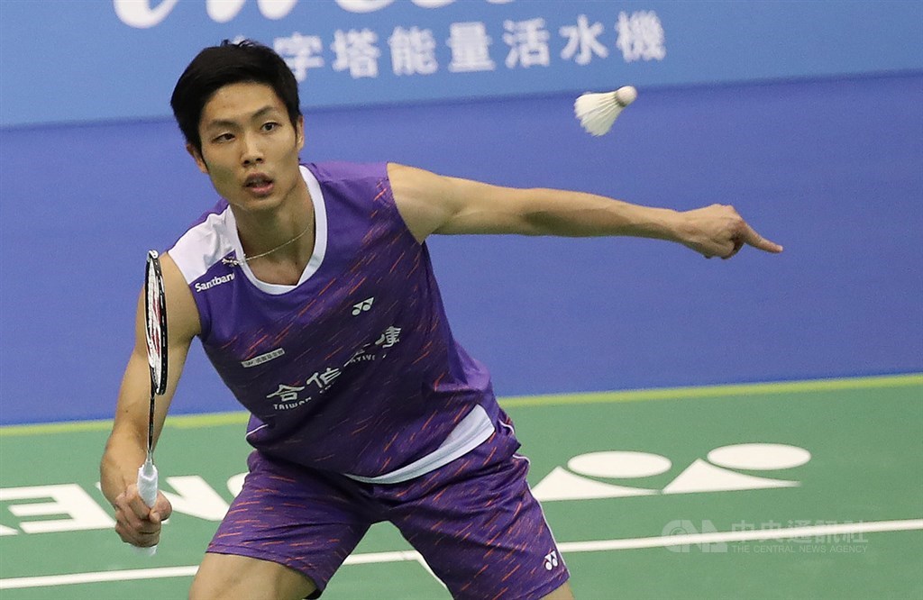 台灣羽球一哥周天成8日在2019台北羽球公開賽男單3度封王,周天成賽後表示,希望藉由自己展現運動員精神,進而鼓舞球迷,而賽前設定要把態度打給大家看,他覺得自己已經做到。中央社記者張新偉攝 108年9月8日