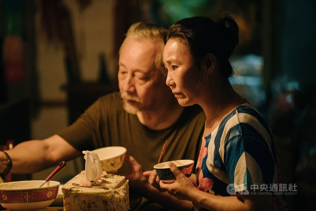 導演張作驥新作「那個我最親愛的陌生人」,獲選2019台北金馬國際影展開幕片,張作驥第3度與演員呂雪鳳(右)合作,講述一場家庭風暴。(金馬執委會提供)中央社記者洪健倫傳真 108年9月10日
