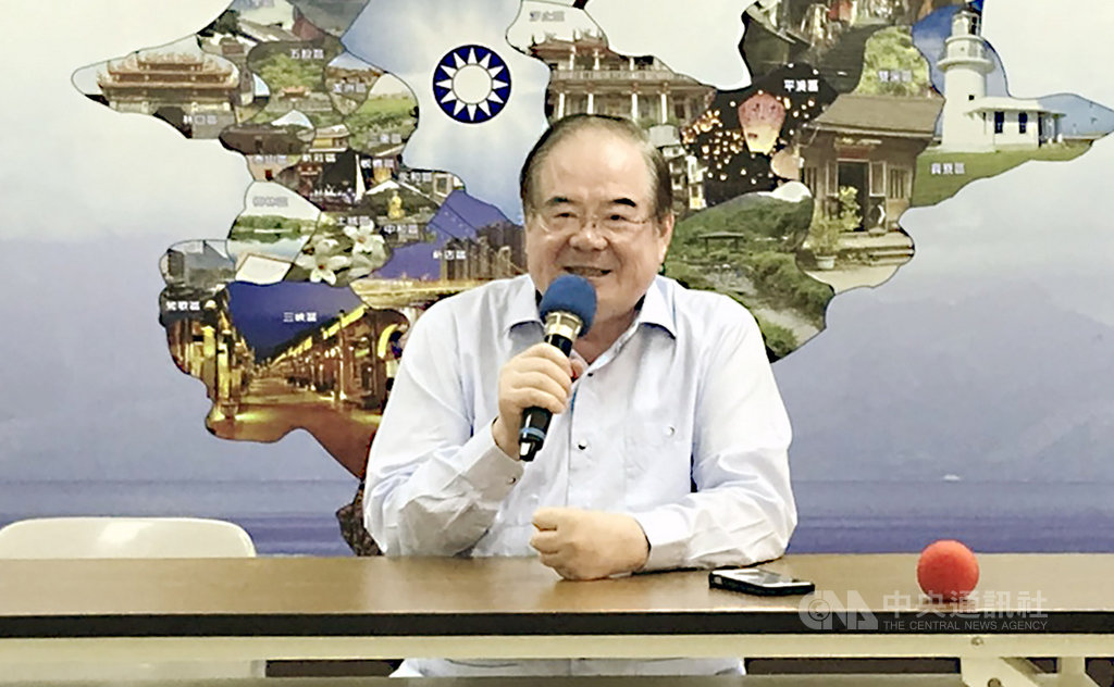 國民黨新北市黨部主委李乾龍(圖)10日出面說明,黨提名總統參選人韓國瑜日前在三重水漾公園舉辦造勢活動,損傷部分草皮,會儘速完成修復。中央社記者王鴻國攝 108年9月10日