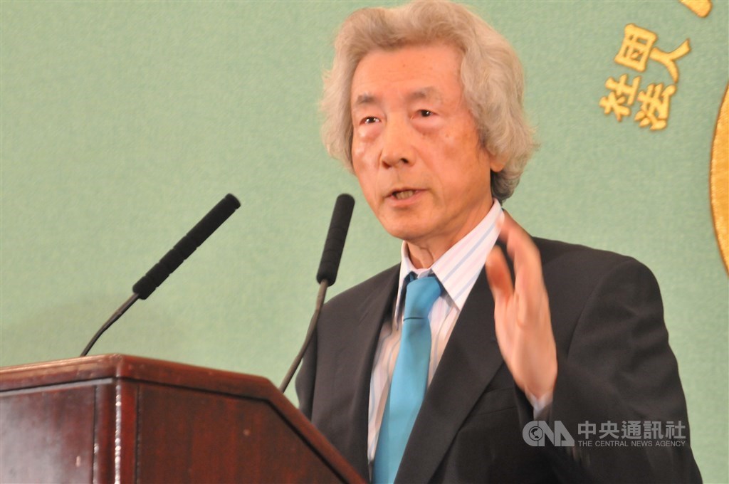 日本高人氣政治人物小泉進次郎的父親是前首相小泉純一郎(圖)。(中央社檔案照片)