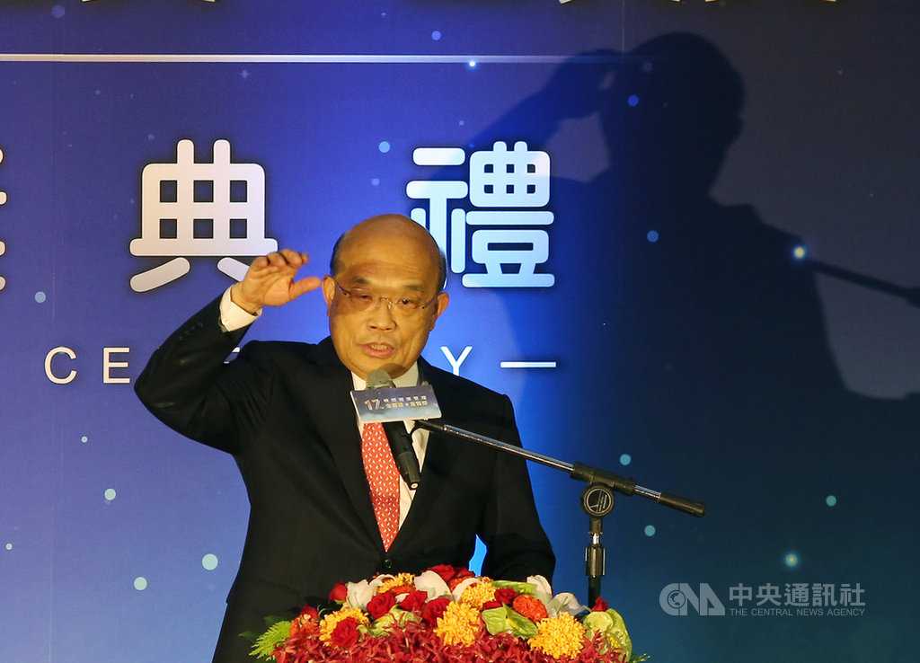 行政院長蘇貞昌(圖)11日下午出席活動受訪表示,對於屏東縣枋寮鄉鄉政顧問李孟居遭中國拘留,政府已嚴正關切,會讓陸委會等相關機關交涉,以保護國人安全為最優先。中央社記者郭日曉攝 108年9月11日