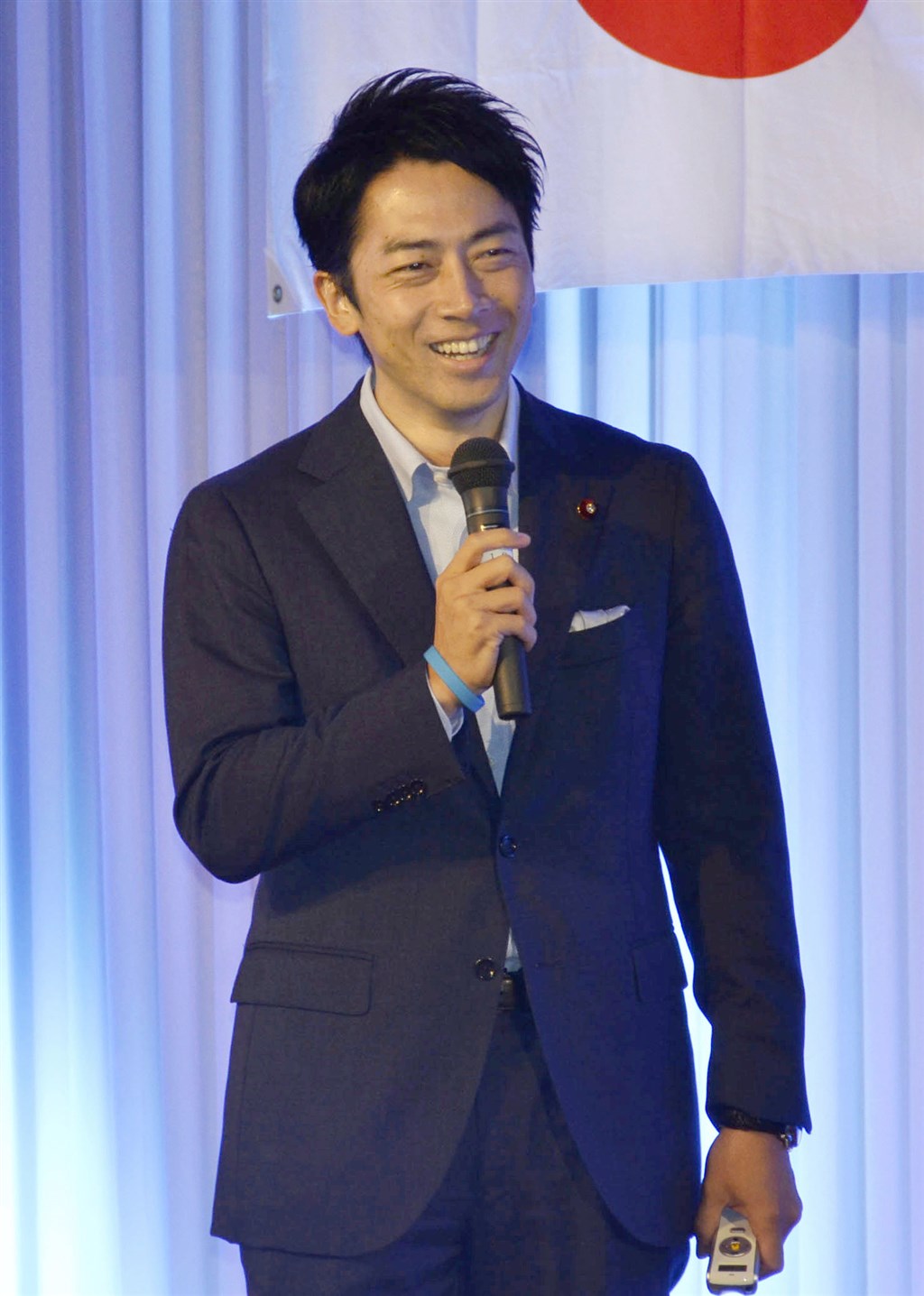 安倍晉三延攬38歲的小泉進次郎(圖)入閣擔任環境大臣。NHK民調顯示,選民認為小泉進次郎最適合擔任下一任日本首相。(檔案照片/共同社提供)