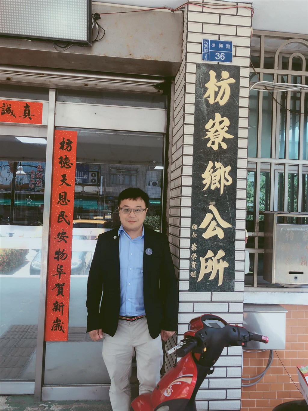 國台辦發言人馬曉光11日證實,日前赴港旅遊後失聯的屏東縣枋寮鄉鄉政顧問李孟居(圖),因「涉嫌從事危害國家安全的犯罪活動」,已被依法審查。(圖取自李孟居臉書facebook.com)