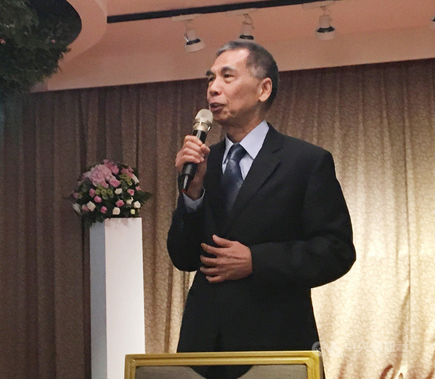 中油總經理李順欽11日表示,正在檢討加油站是否設置雙系統換電站,也就是Gogoro、光陽可以共站。中油正在盤點評估,並納入加油站腹地、地理位置、安全距離等因素考量,預估年底前有結果。中央社記者蔡芃敏攝 108年9月11日