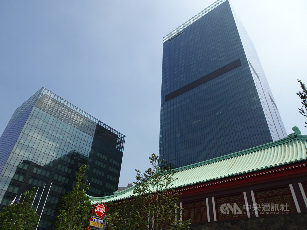 東京大倉飯店原本有本館與別館兩棟,4年前拆除本館原址改建,斥資約新台幣291億元興建一棟41層樓高及一棟17層樓高的大樓,成為新的旗艦酒店「The Okura Tokyo」,12日舉辦開幕典禮。中央社記者楊明珠東京攝 108年9月13日