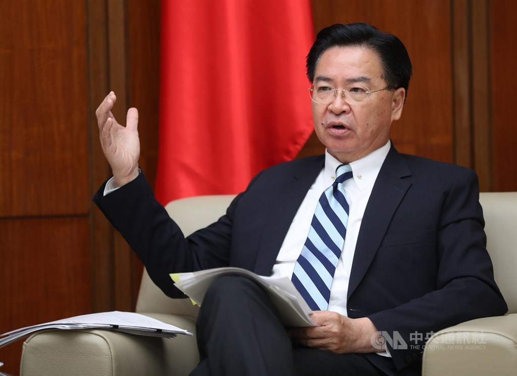 傳出中國與索羅門群島商定5億美元金援,換取索國外交轉向;外交部13日再次提醒,中國承諾華而不實,極可能只有滿足少數不肖政客的私人利益。圖為外交部長吳釗燮。(中央社檔案照片)