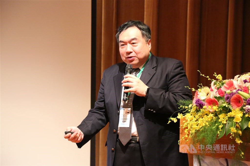 世衛組織旗下正式組織「國際醫療資訊協會」8月間將中國除名,並決議由台灣AI權威李友專(圖)出任協會主席,李友專受訪時難掩內心興奮,強調未來將持續在國際間替台灣發聲。(李友專提供)中央社記者張茗喧傳真 108年9月13日