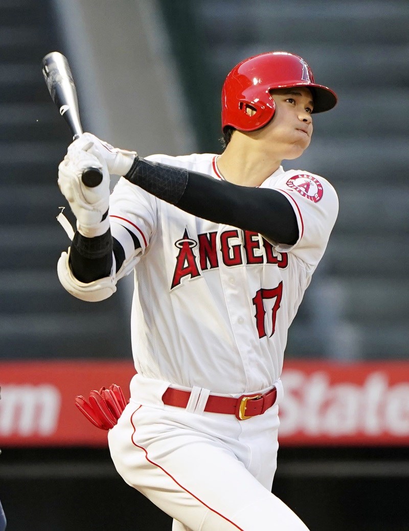 大谷翔平11日才在主場開轟,本季第18支全壘打,獲得全場觀眾起立鼓掌。(共同社提供)