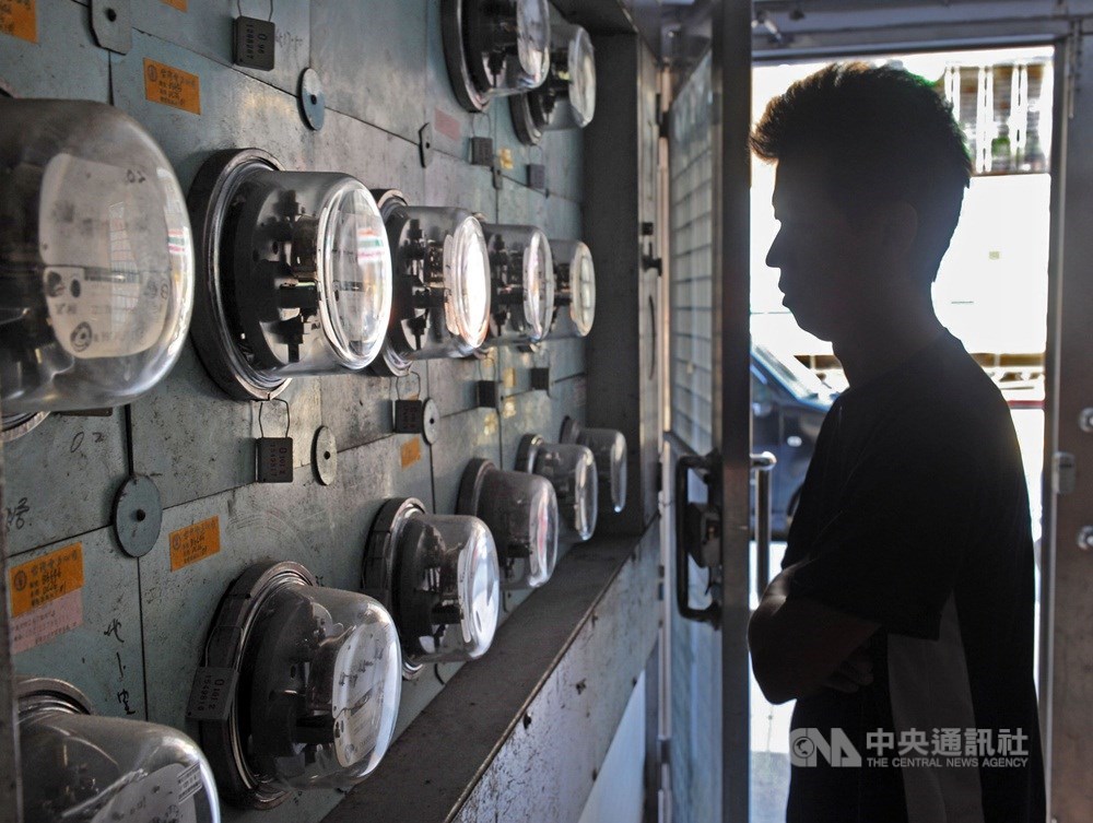 電價費率審議會18日登場,外界估電價有望連3凍。(示意圖/中央社檔案照片)