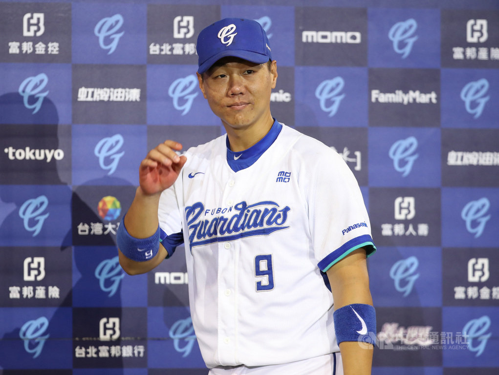 中職富邦悍將林益全近期手感不錯,14日以兩分砲率隊拿下關鍵勝利,讓球隊全年度戰績攀上第一。林益全表示,富邦接手球隊3年,「大家想打總冠軍賽的渴望很強烈」。中央社記者張新偉攝 108年9月14日