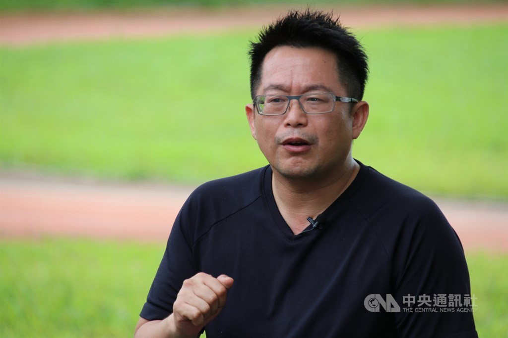 20年前的九二一大地震,讓南投縣中寮鄉爽文國中老師王政忠從此改變人生,進而翻轉偏鄉孩子的教育,他說,「那一場地震,讓我因此留下來,有機會在這20年間,去感受身為一名老師最核心的價值」。中央社記者蕭博陽南投縣攝 108年9月15日