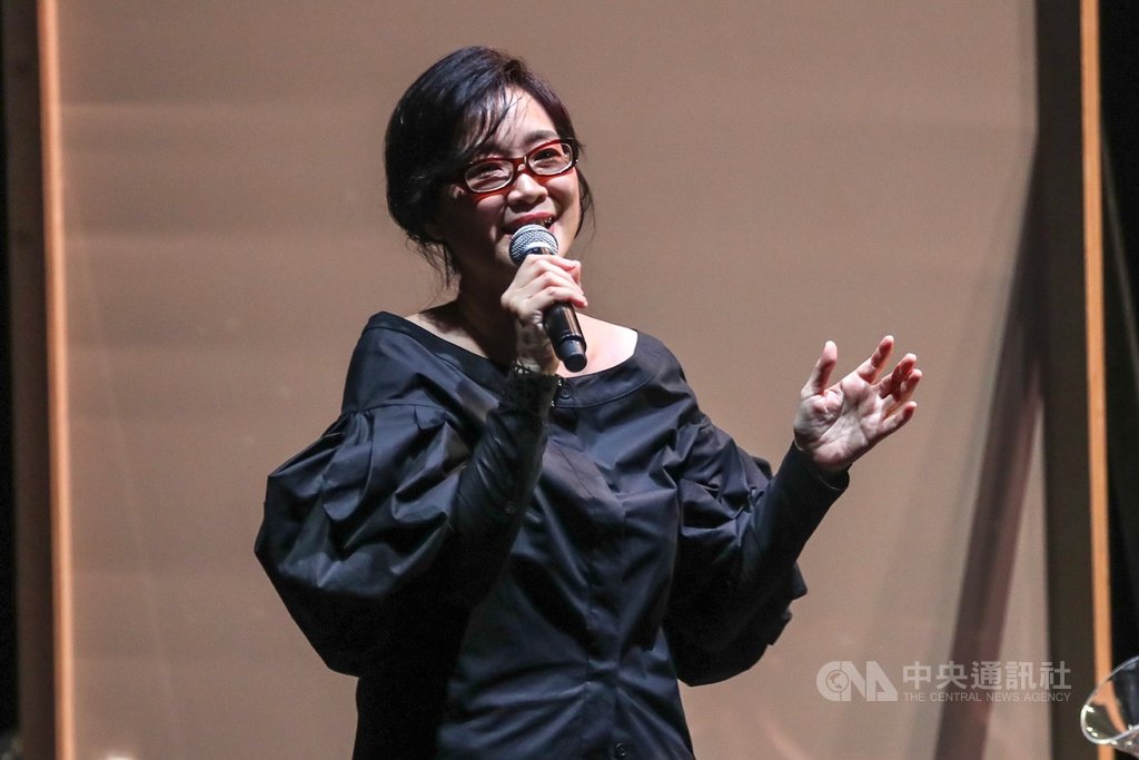 歌手雷光夏(圖)15日在台北國際會議中心,舉辦「昨天晚上我遇見你」演唱會,演唱多首經典歌曲。中央社記者裴禛攝 108年9月15日