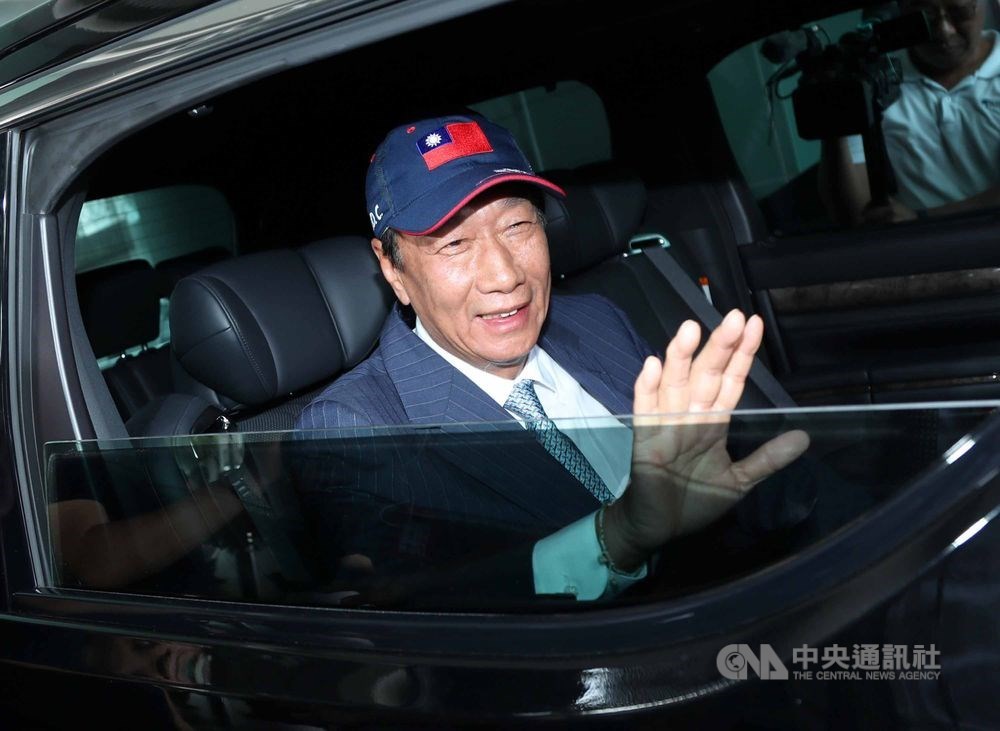 鴻海創辦人郭台銘16日表示,在他出訪沙烏地阿拉伯期間,感謝沙國王儲親自接待,也爽快答應調降簽證費用。外交部則表示,自14日起,沙國全球性調整各國人士赴沙國各類簽證費用。(中央社檔案照片)