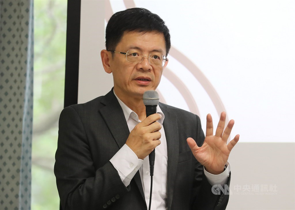 中央通訊社與政治大學新聞系首度合作「國際新聞報導實務」課程,16日開課,中央社社長張瑞昌出席表示,課程結合理論與實務,盼帶給學生不一樣的國際視野,未來有機會走向世界。中央社記者張皓安攝 108年9月16日
