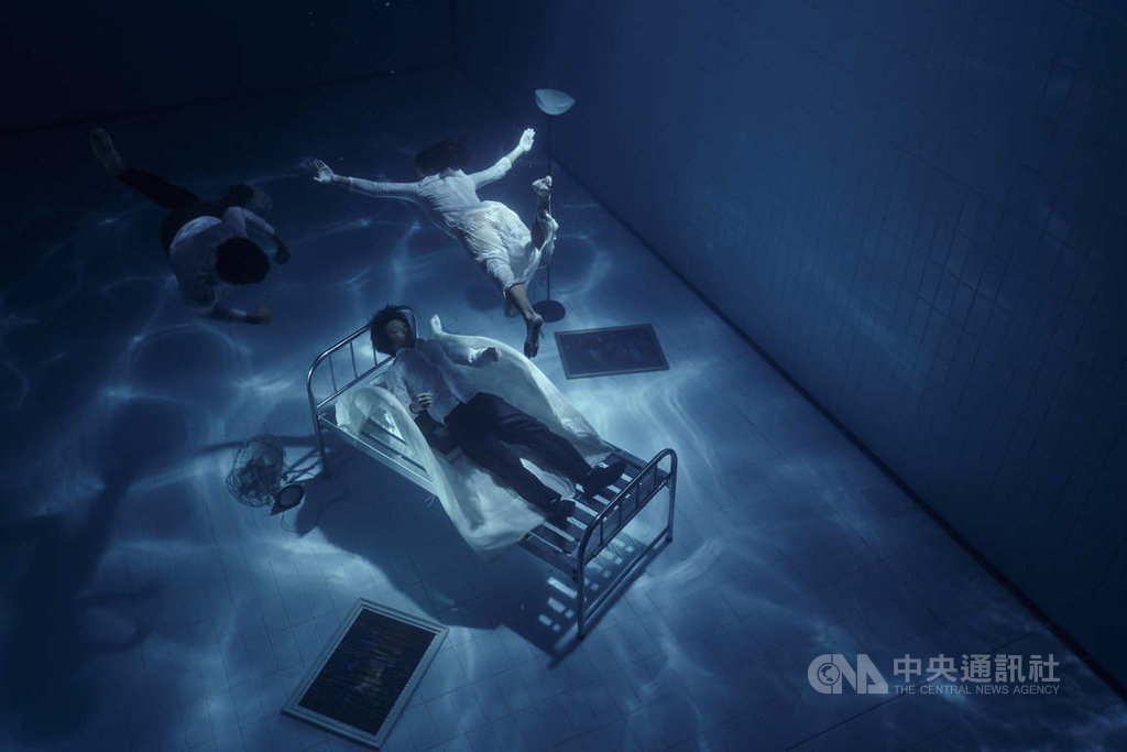 C-LAB空總台灣當代文化實驗場委託InTW舞影工作室編創融合沉浸式劇場與VR影片的展演製作The Awake,呈現漸凍人的意識世界。(C-LAB台灣當代文化實驗場提供)中央社記者洪健倫傳真 108年9月17日