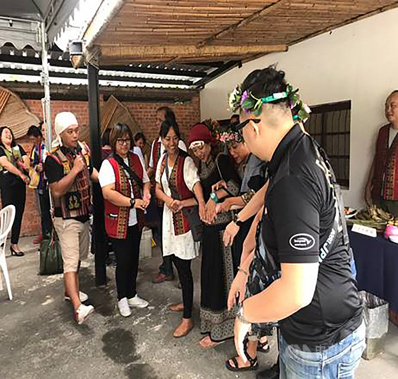 中華民國農會「國產雜糧10大經典體驗路線」評選結果出爐,太麻里地區農會以愛上「藜不開米」之旅,帶領民眾體驗當地排灣族文化,獲優選肯定。(台東縣政府提供)中央社記者李先鳳傳真 108年9月17日