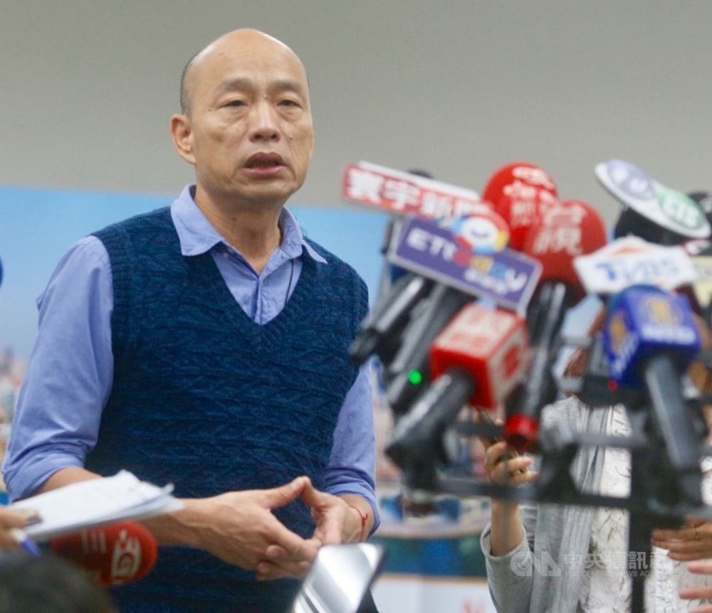 NCC公布7月電視新聞報導觀測報告,中視、壹電視、年代、中天、民視、三立、TVBS與MOD的寰宇新聞二台等8台新聞頻道報導最多的政治人物仍為高雄市長韓國瑜。(中央社檔案照片)