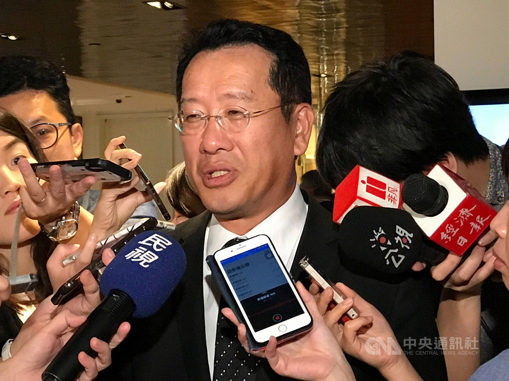 南山人壽境界系統出包致保戶權益受損,金管會重罰3000萬元外,令董事長杜英宗須停職2年,為史上第2位遭停職的保險業董事長。金管會主委顧立雄18日指出杜英宗的強勢領導文化,在公司治理方面有3大缺失。中央社記者劉姵呈攝 108年9月18日