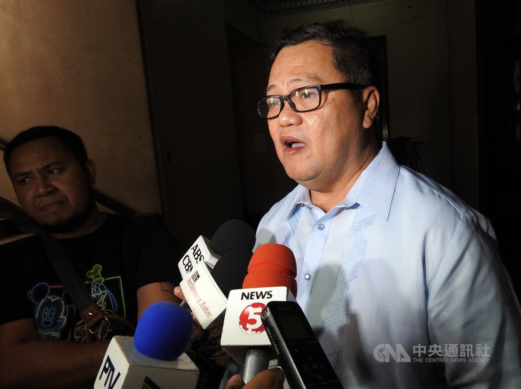 馬尼拉地區初審法院18日宣布廣大興案判決,8名開槍的菲律賓海岸防衛隊人員被判殺人罪成立。被告律師奎爾(Santiago Quial)接受菲國媒體採訪表示,被告只是執行公務,將對這起案件提出上訴。中央社記者陳妍君馬尼拉攝 108年9月18日