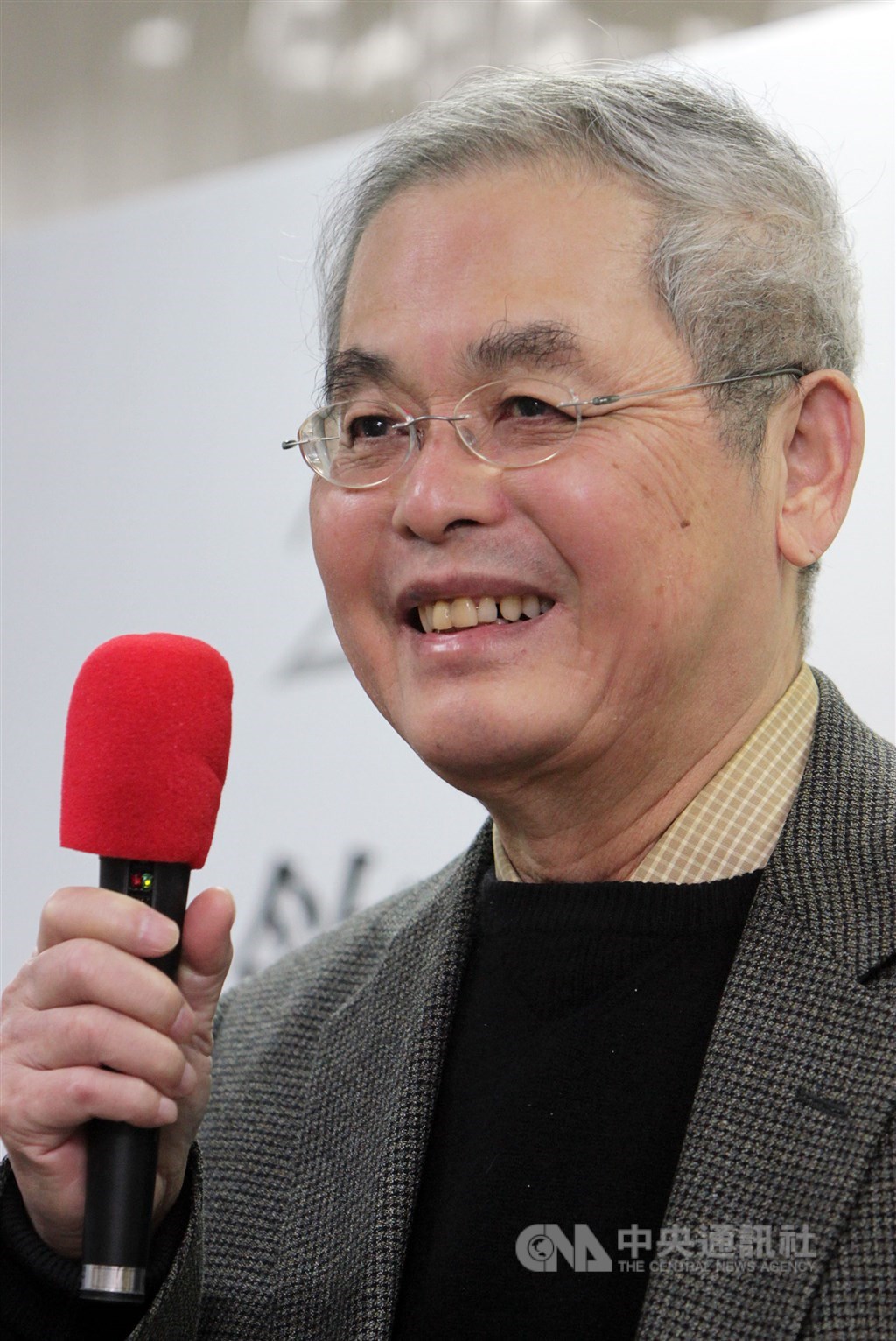 東華大學與台灣師大合辦「詩人楊牧八秩壽慶國際學術研討會」,19日起展開一連2天會議,近80歲的楊牧也出席。(中央社檔案照片)