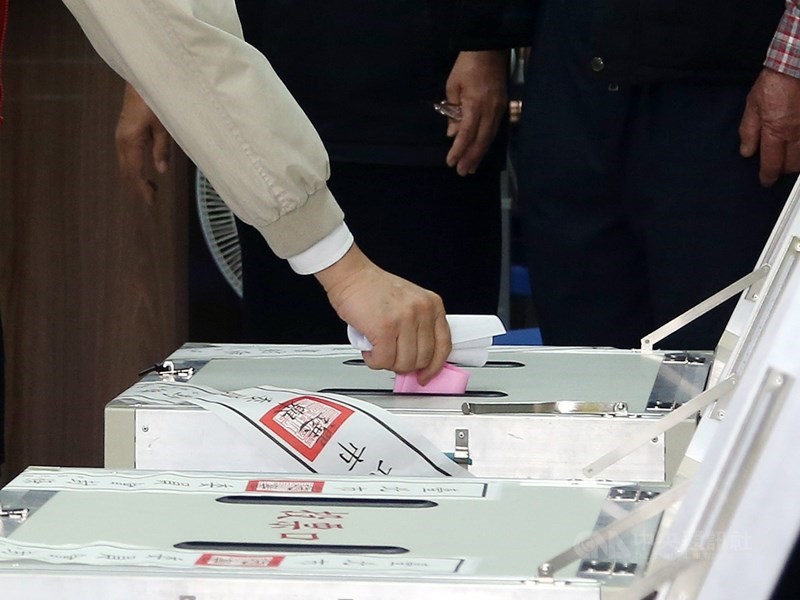 在台灣任教的法國漢學學者何重誼投書媒體表示,2020年的總統選舉是觀察台灣面對中國影響力、防守假新聞及外來干擾能力的機會。(示意圖/中央社檔案照片)