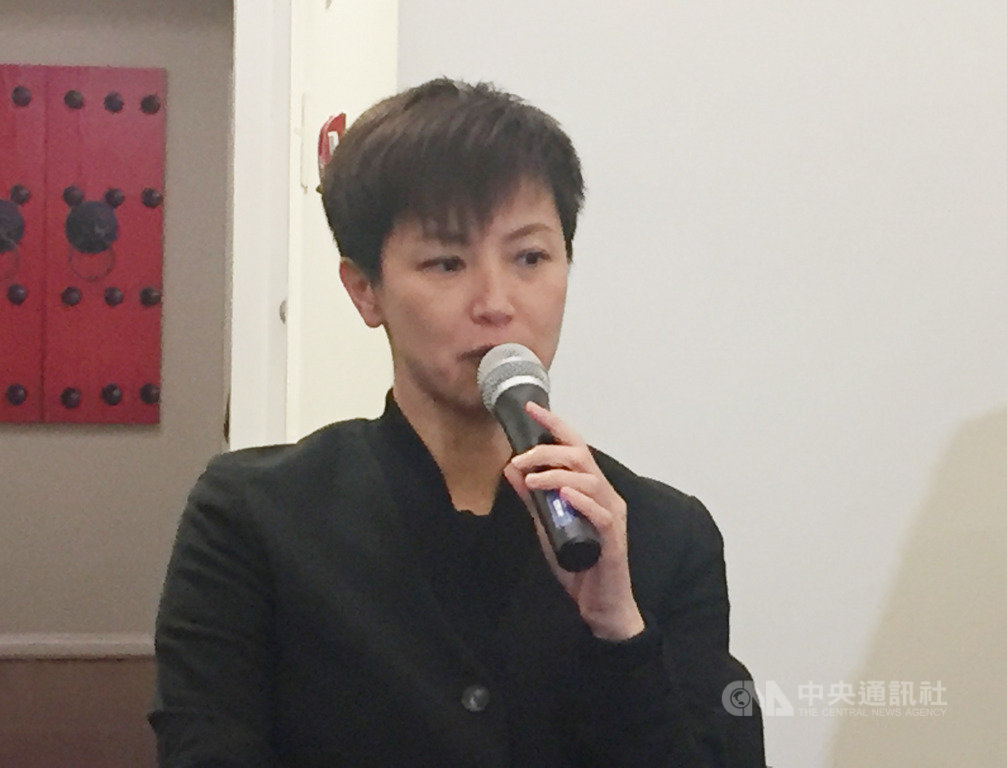 香港歌手何韻詩19日出席全球台灣研究中心「分域大道」紀錄片播映會。何韻詩表示,港台民眾面臨的困難與處境十分相似,應當團結一致。中央社記者江今葉華盛頓攝 108年9月20日