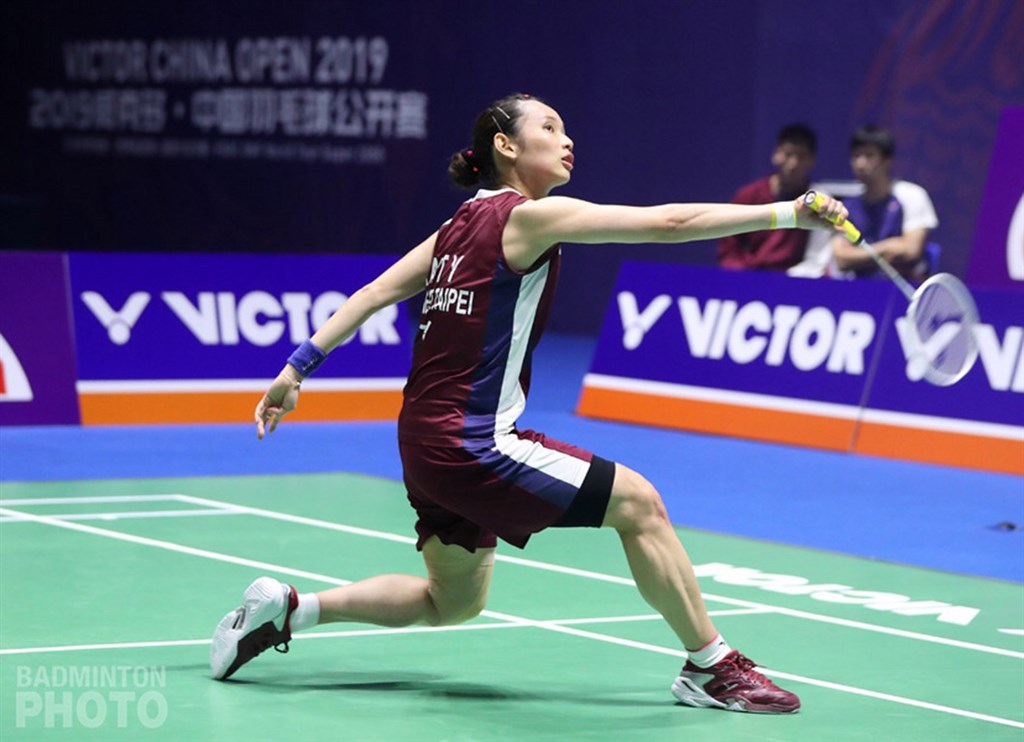 台灣羽球一姐戴資穎22日在中國羽球公開賽女單決賽,以21比14、17比21、18比21遭西班牙前世界球后瑪琳逆轉,僅獲亞軍。(Badmintonphoto 提供)中央社記者龍柏安傳真 108年9月22日