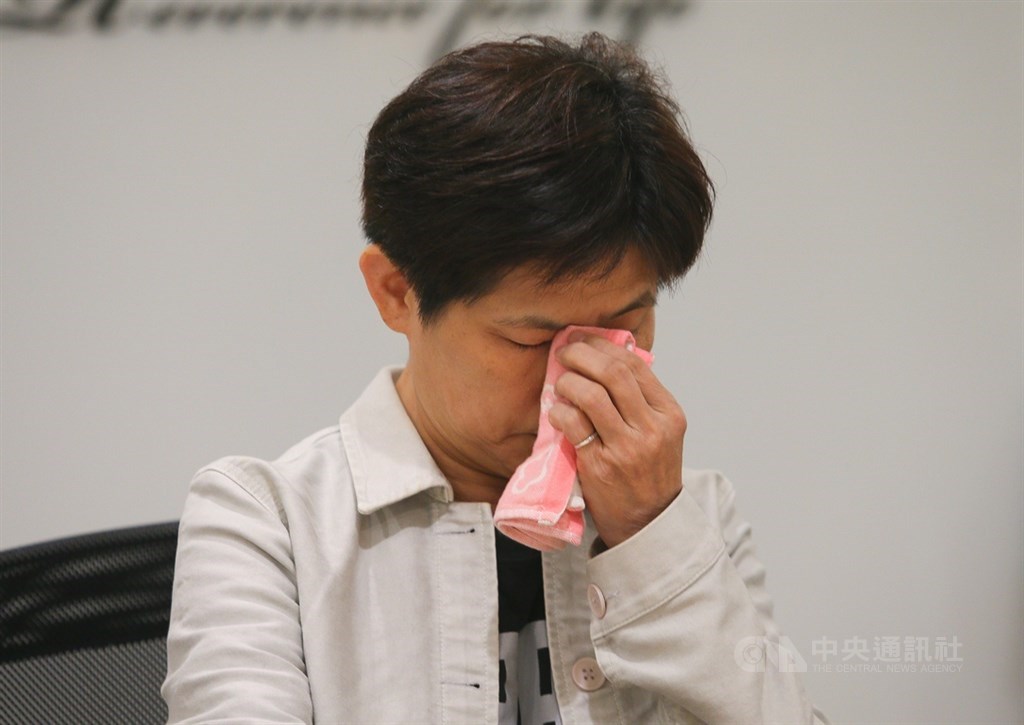 台灣獨立建國運動先驅史明病逝,享嵩壽103歲。史明教育基金會董事長黃敏紅(圖)21日下午在台北召開記者會,對外說明情況,會中難掩情緒難過落淚。中央社記者謝佳璋攝 108年9月21日