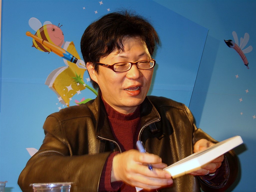 痞子蔡(蔡智恆)寫出台灣第一本由網路到實體出版的小說(圖取自維基百科;作者Rico Shen, CC BY-SA 4.0)