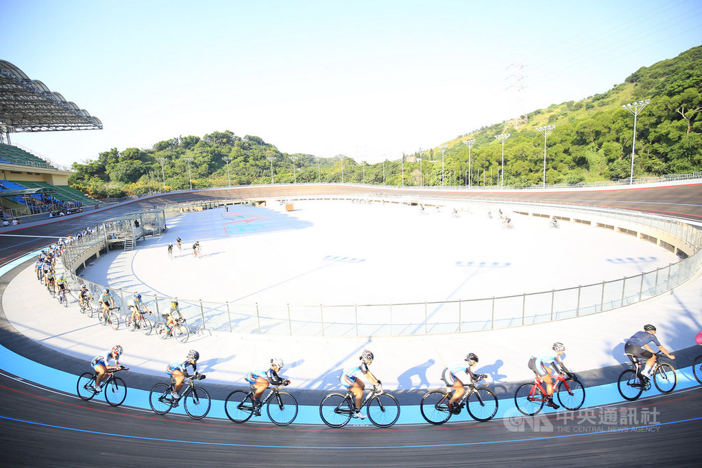 位於台中市清水區的「台中自由車場」歷經1年多時間整建,23日重新啟用,為獲國際自由車總會(UCI)認證的國際級車場,也是鰲峰山新亮點。中央社記者蘇木春攝 108年9月23日