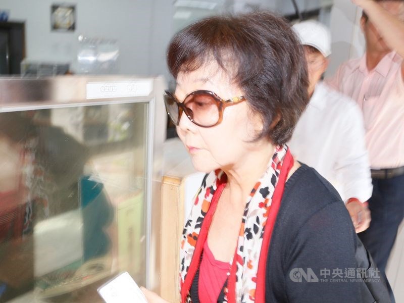 慶富造船海軍獵雷艦詐貸案,雄院27日依違反銀行法等罪,判被告董事長陳慶男妻子陳盧昭霞(前)1年6月徒刑。(中央社檔案照片)