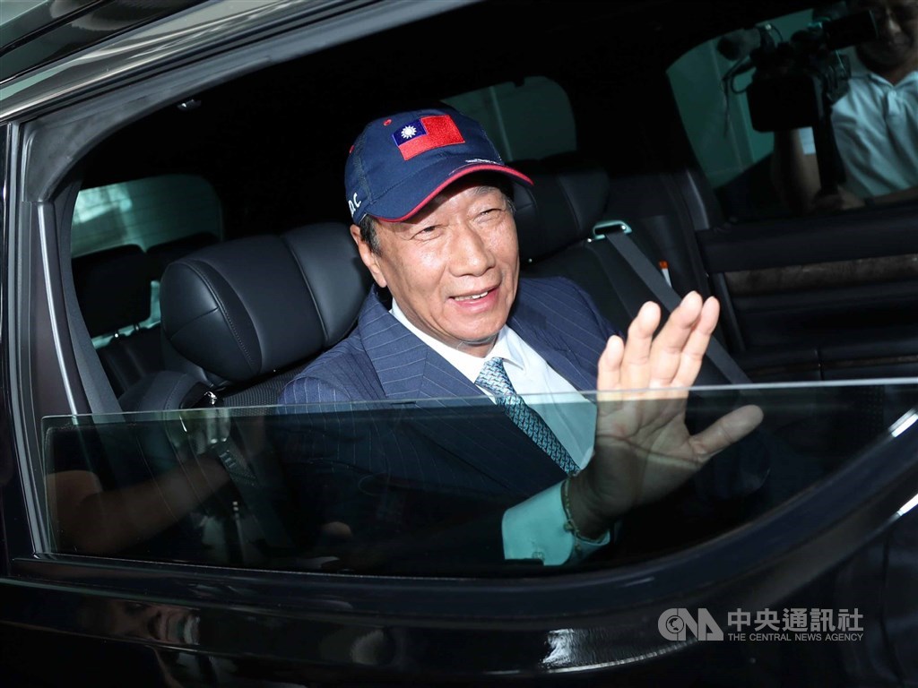 宜蘭縣南方澳跨港大橋1日發生坍塌意外,郭台銘捐助宜蘭縣政府新台幣1000萬元,做為救災及傷者後續醫療、安置、生活扶持之用。(中央社檔案照)