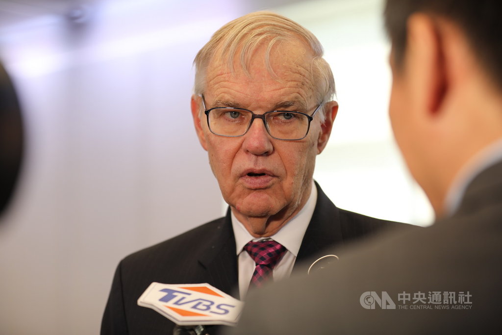 前美國在台協會主席卜睿哲1日參加華府智庫活動時受訪表示,香港反送中示威群眾應該見好就收,持續抗爭恐怕只會白白犧牲卻得不到勝利。中央社記者徐薇婷華盛頓攝 108年10月2日