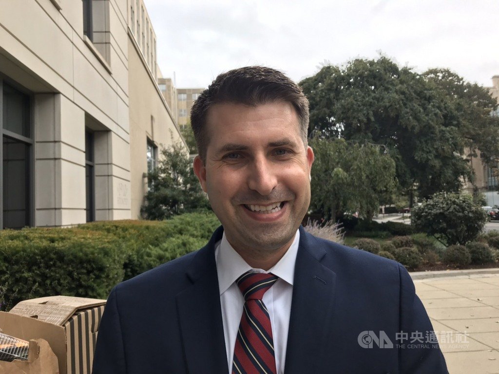 中國日前大規模展示軍力,美國軍事學者易思安表示,這對區域安全無益。面對中國軍事威脅,他認為美日台有許多可以合作之處,第一步或許可以從聯合軍演開始。中央社記者江今葉華盛頓攝 108年10月4日