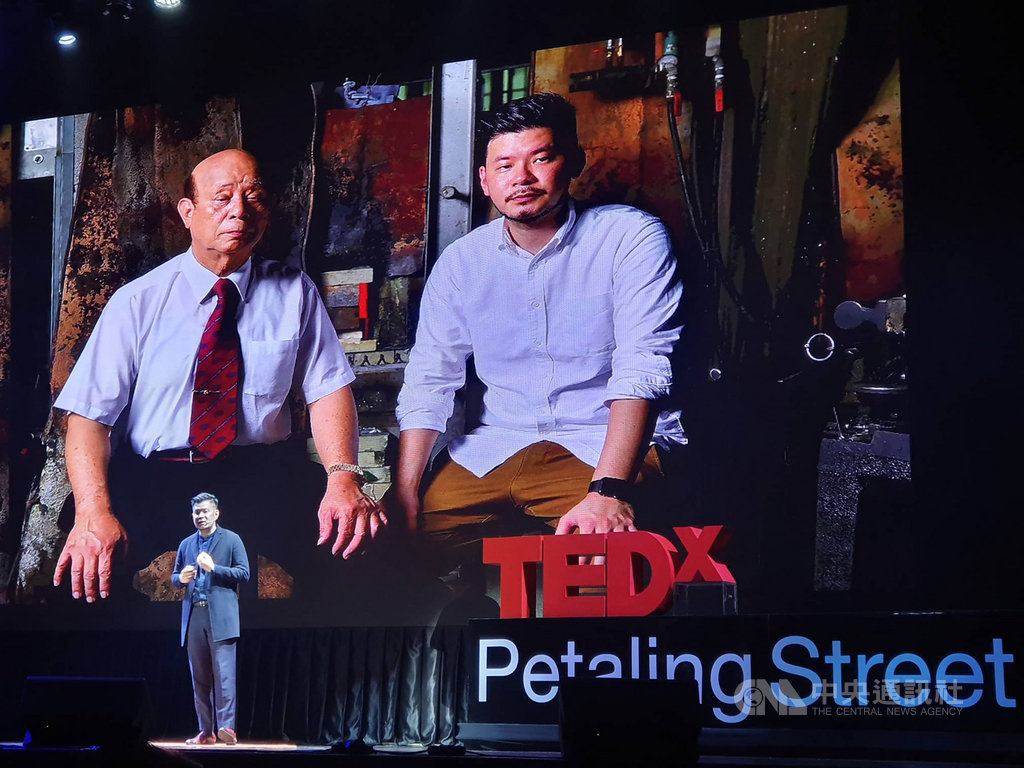 台灣春池玻璃董事長特助吳庭安,5日在馬來西亞中文TEDx活動中,分享春池玻璃與台灣循環經濟的關係以及各種創新產品與概念,獲得滿堂彩。此圖為108年10月5日拍攝中央社記者郭朝河吉隆坡攝 108年10月6日