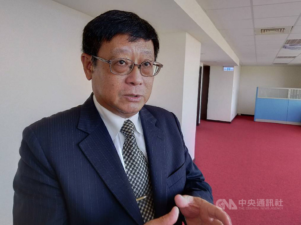 立法院社會福利及衛生環境委員會9日邀請環保署長張子敬列席報告業務概況並備質詢,多名立委質疑台東縣焚化爐重啟案,張子敬表示,支持地方自行提出的垃圾處理方式。中央社記者張雄風攝 108年10月9日